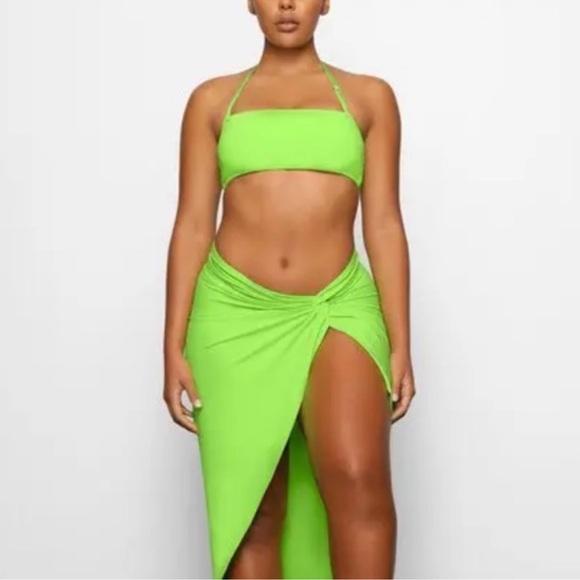 SKIMS Neon Green Bandeau Bikini Top - Picture 2 of 8